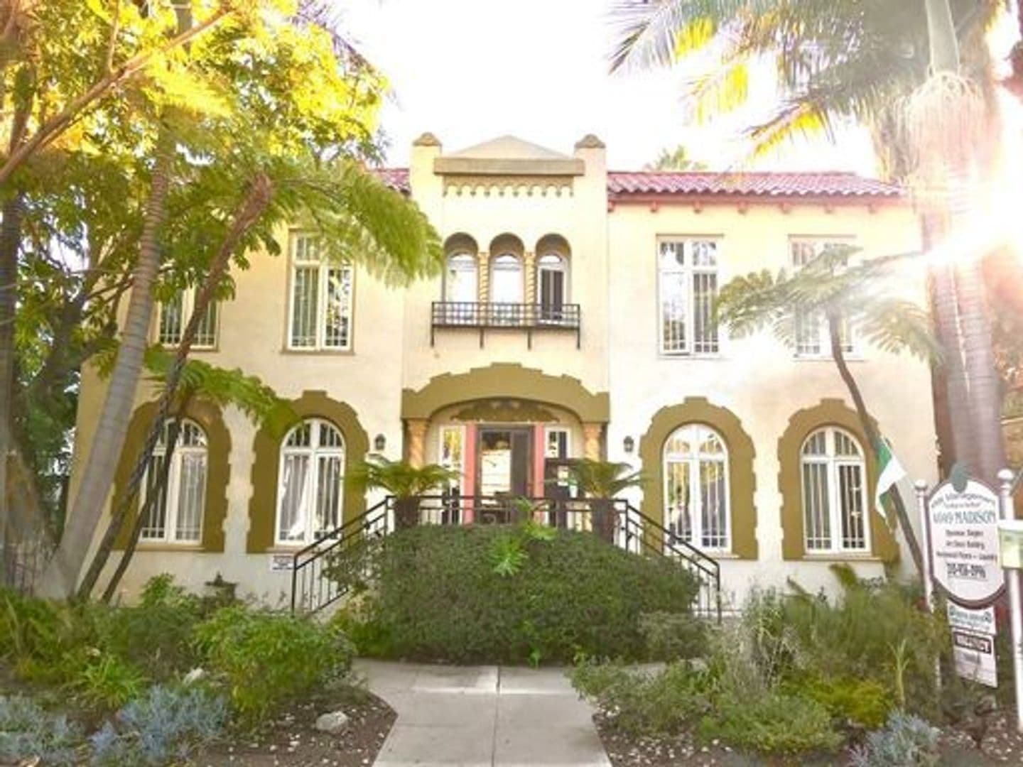 Culver City Apartment: 4049 Madison Ave
