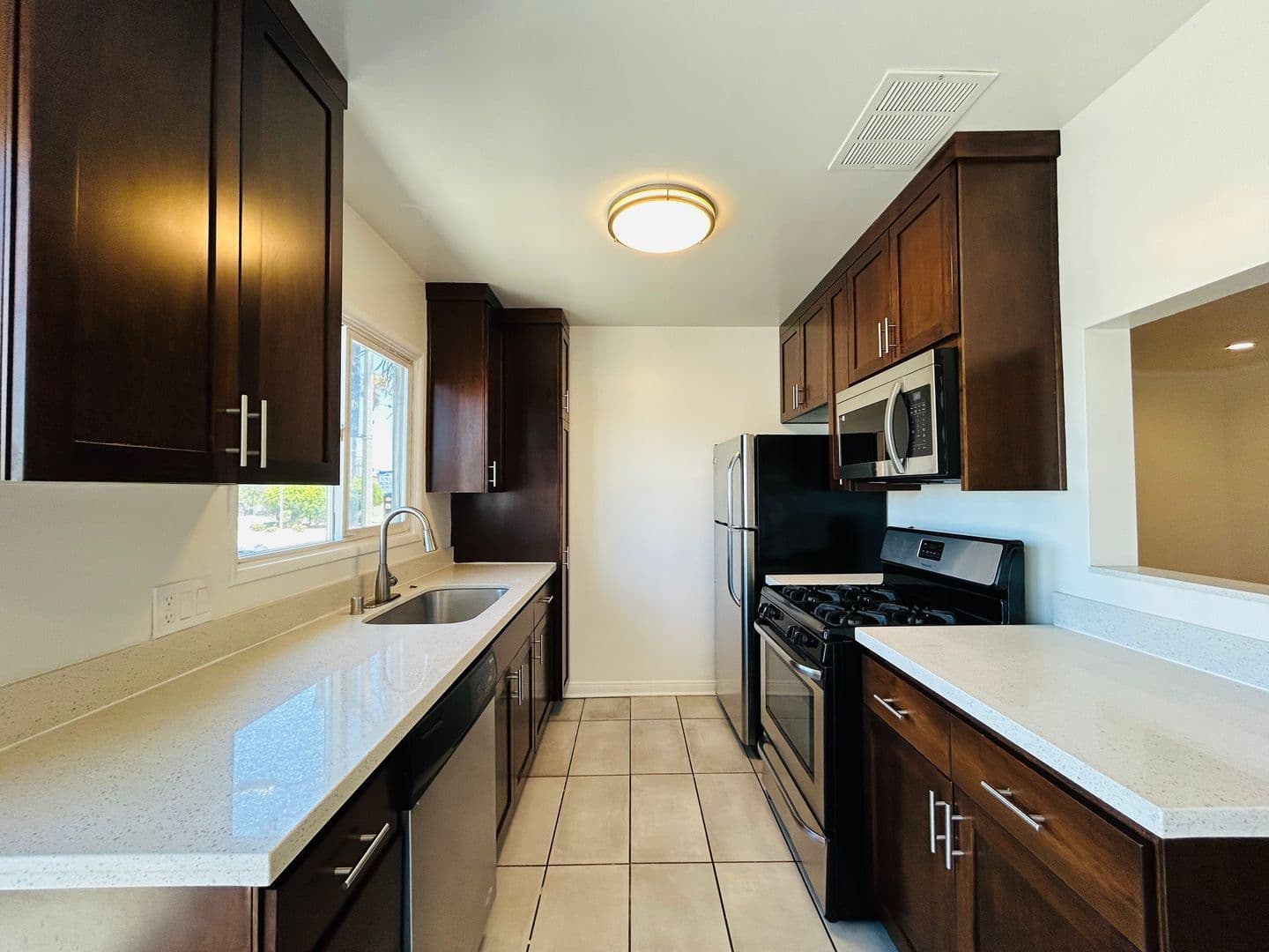 Marina del Rey Apartment: 808 Washington Blvd