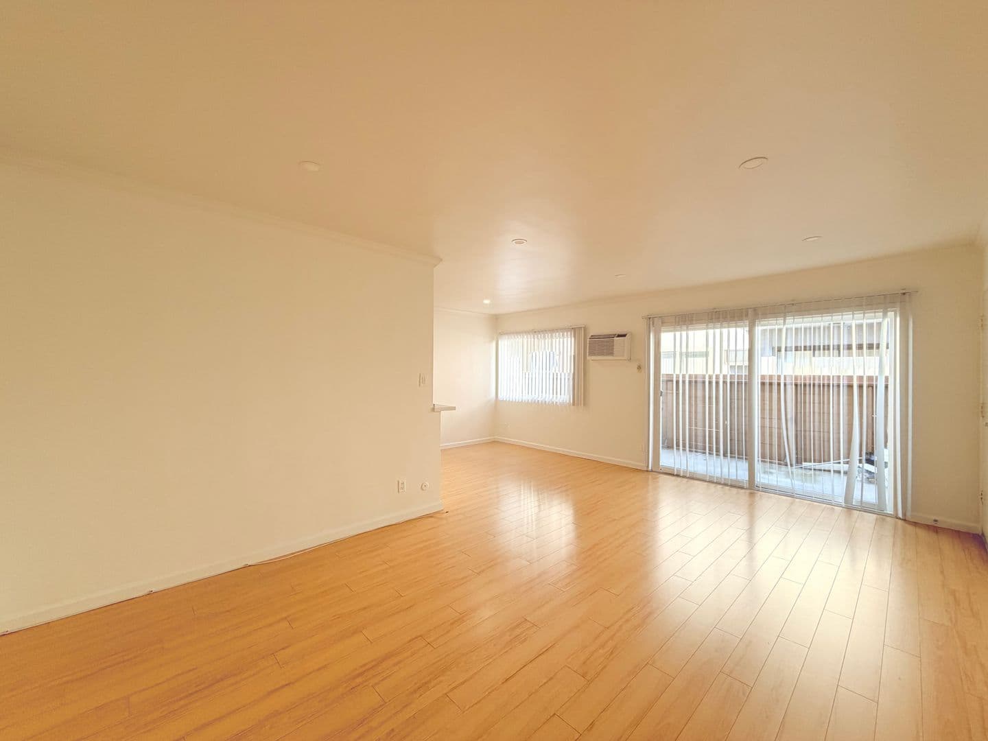 Los Angeles Apartment: 2023-27 Preuss Rd.