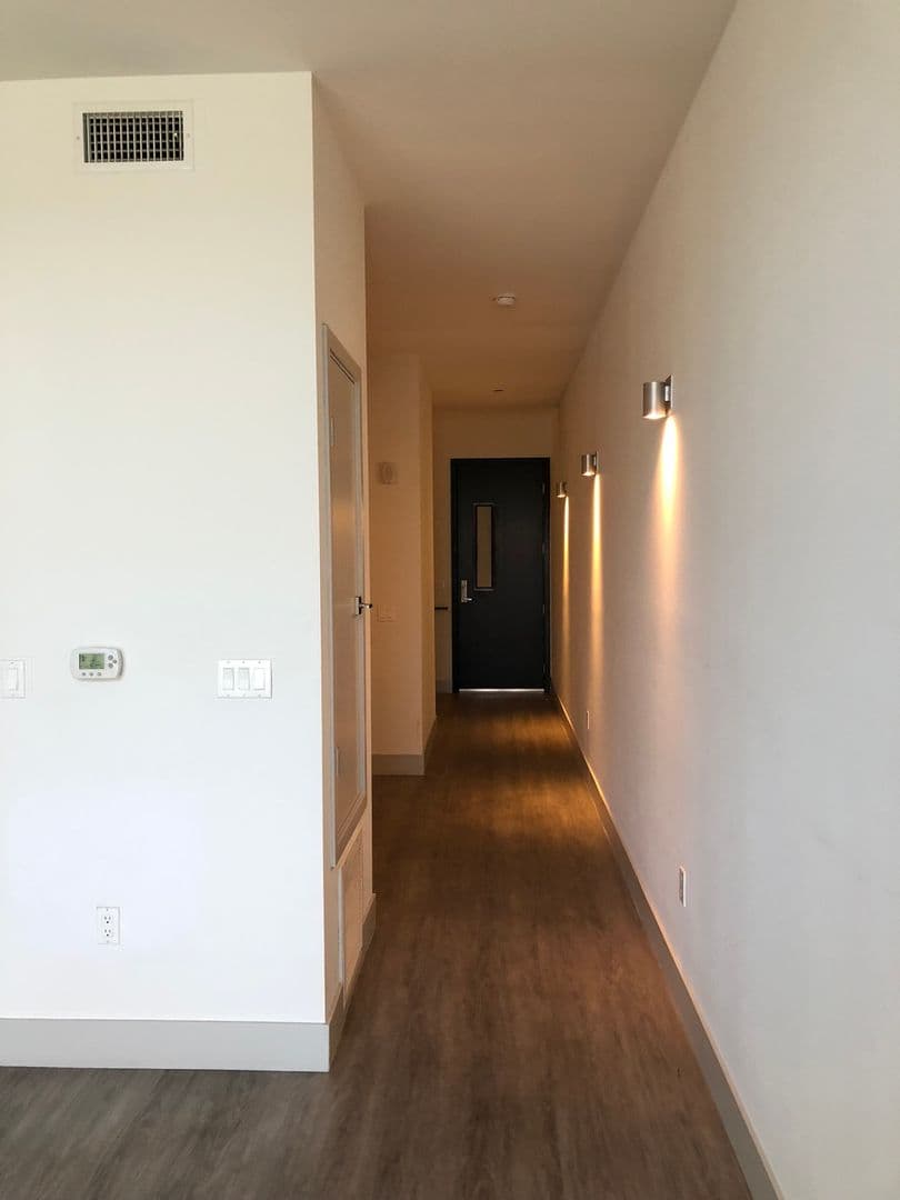 Los Angeles Apartment: 11811 Culver Blvd