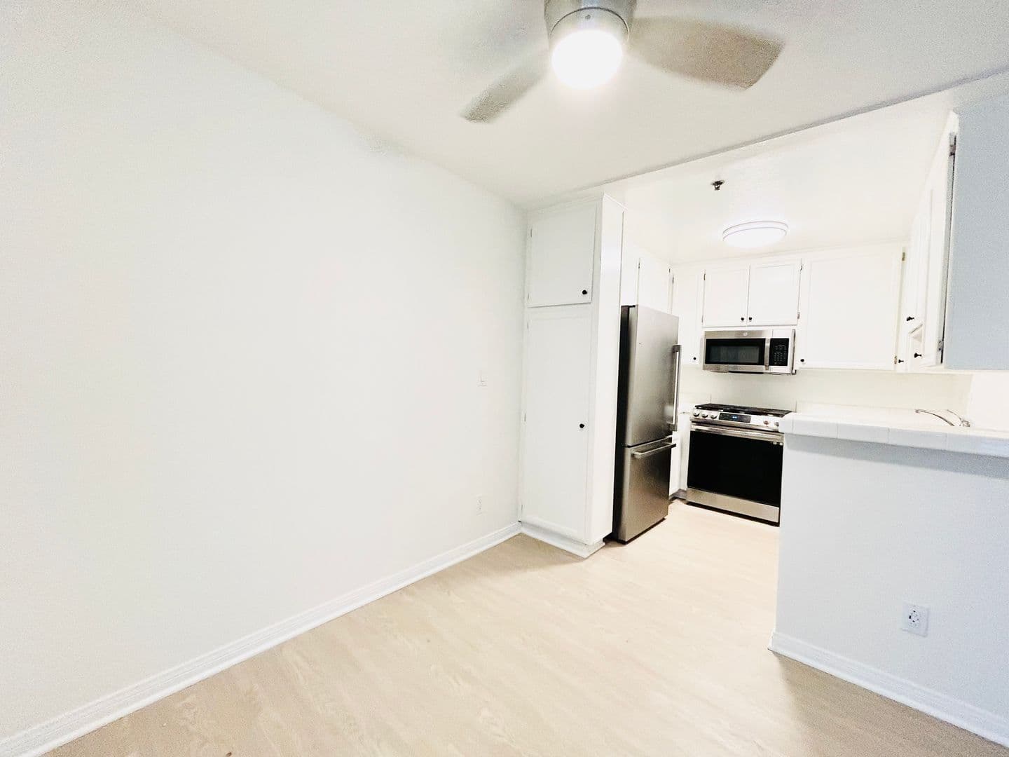 Venice Apartment: 1415 Venice Blvd