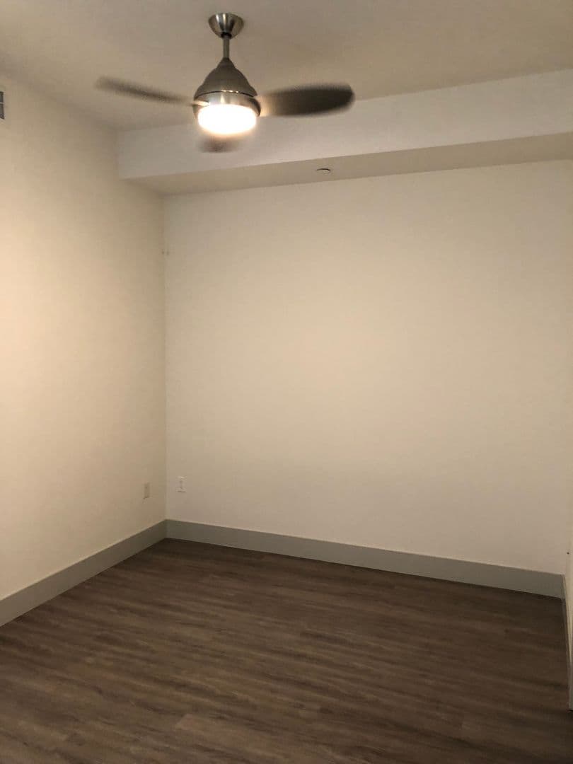 Los Angeles Apartment: 11811 Culver Blvd