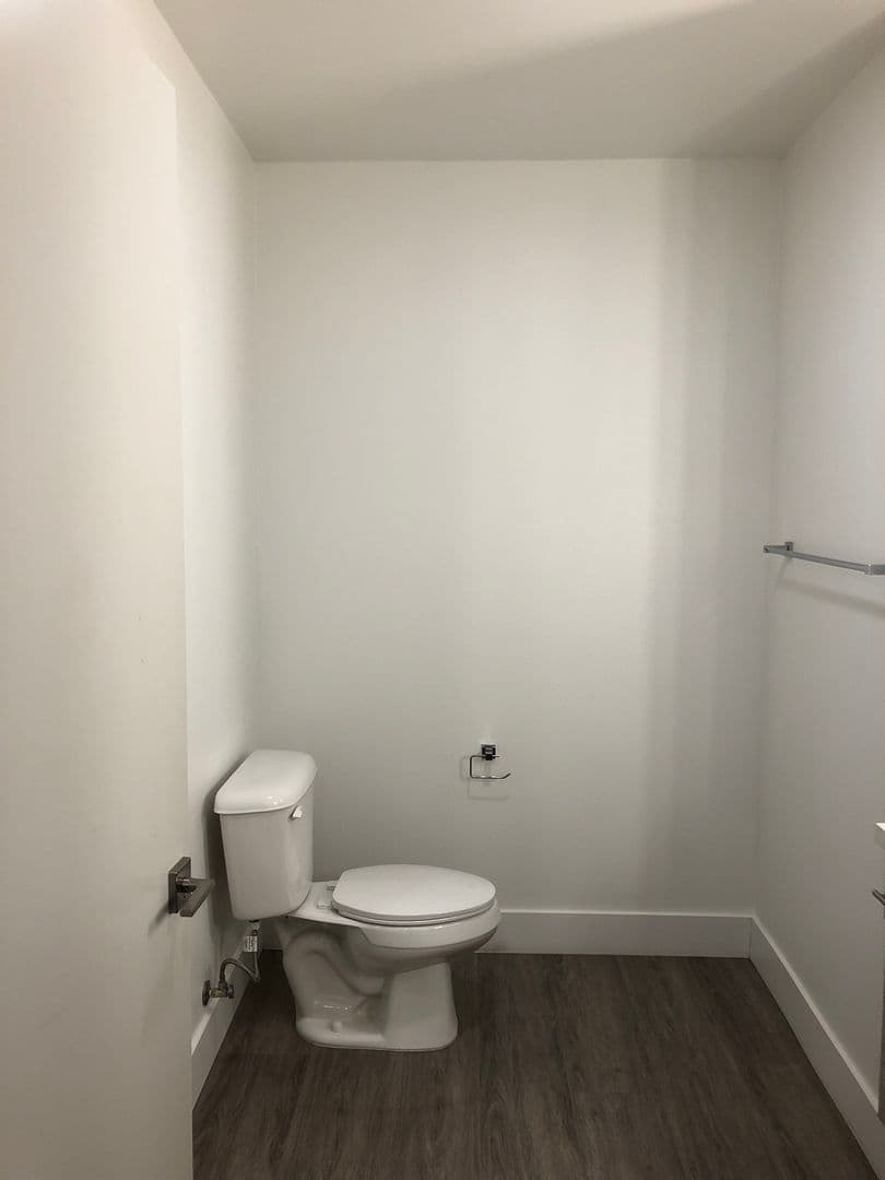 Los Angeles Apartment: 11811 Culver Blvd