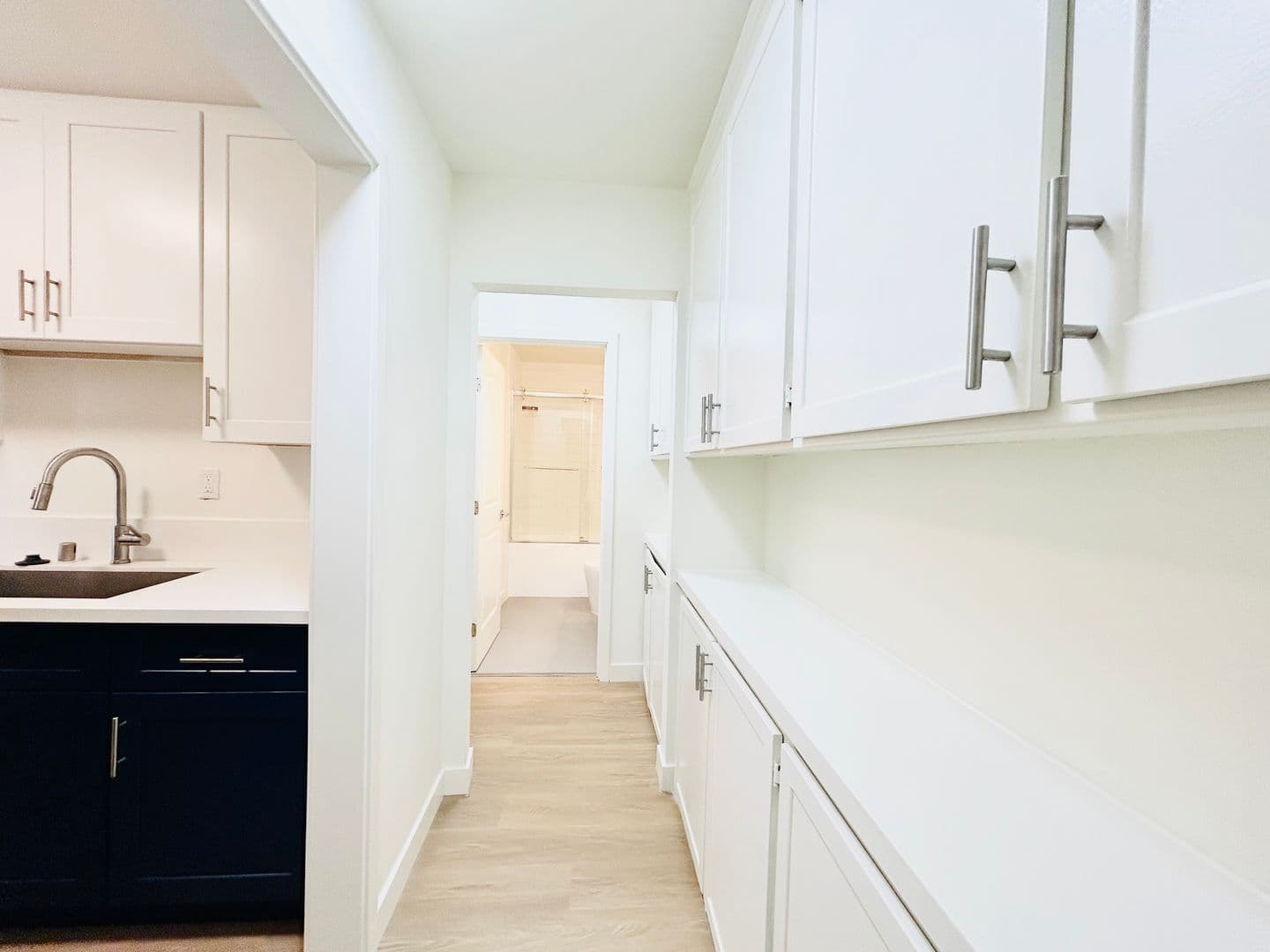 Los Angeles Apartment: 4237 Inglewood Blvd