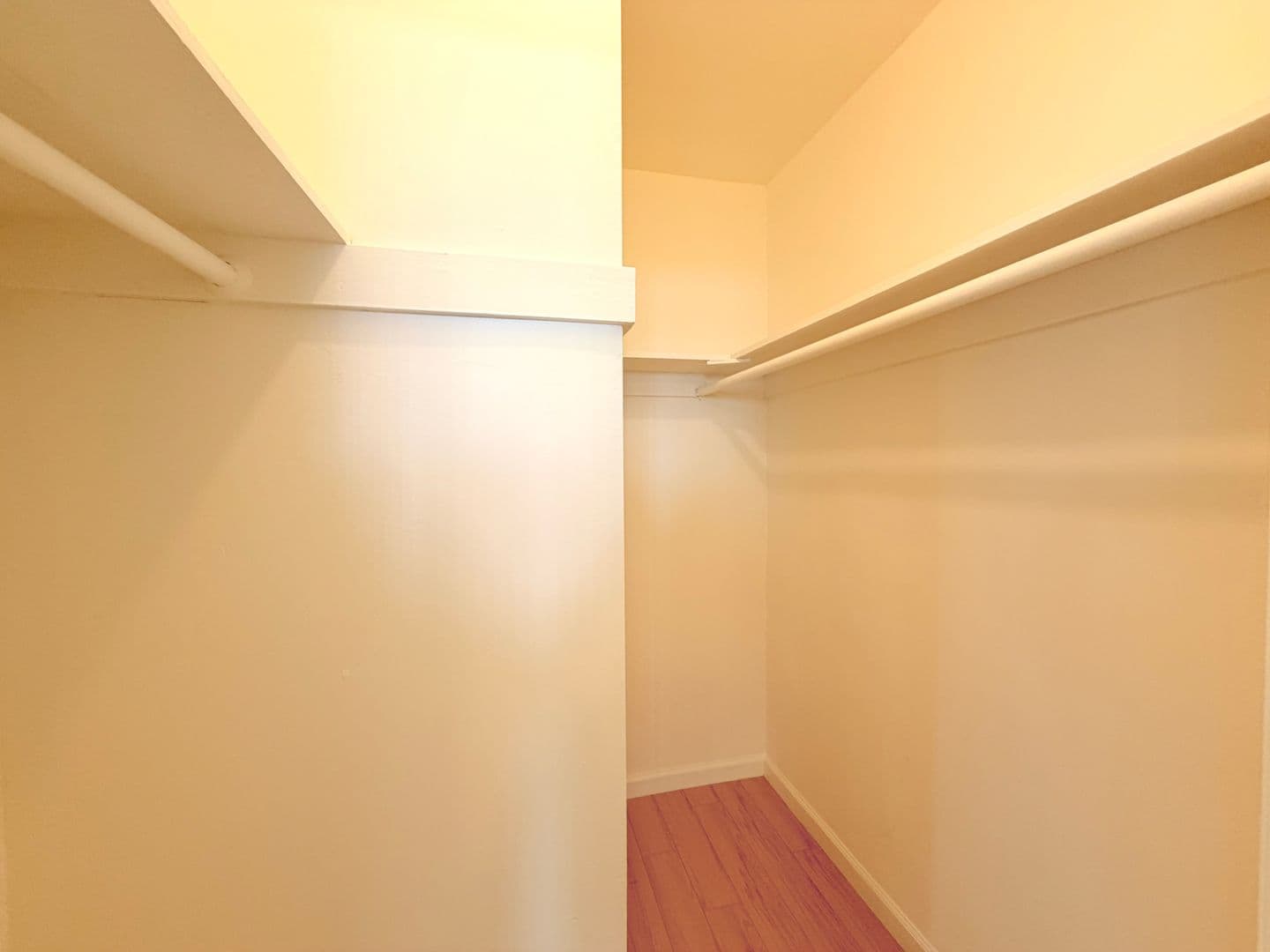 Los Angeles Apartment: 2023-27 Preuss Rd.