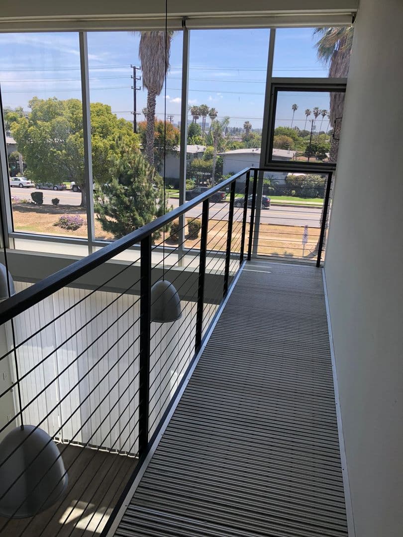 Los Angeles Apartment: 11811 Culver Blvd