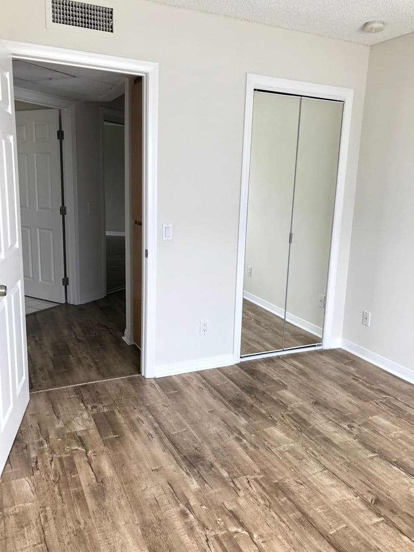 Los Angeles Apartment: 10520 National Blvd