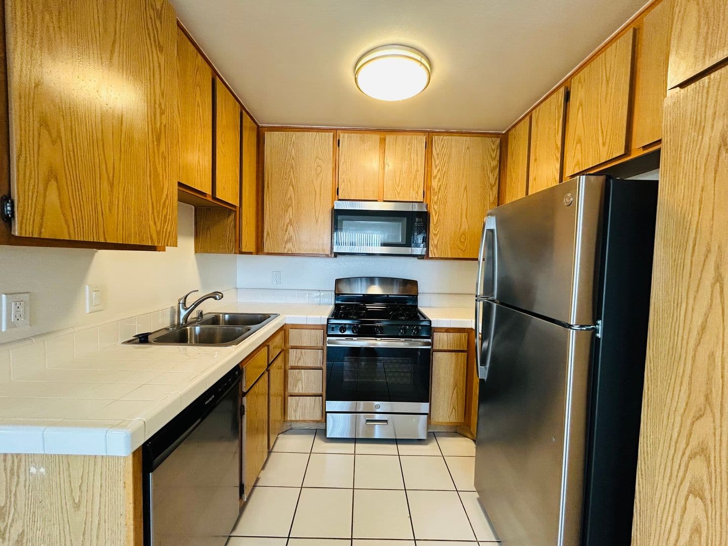 Los Angeles Apartment: 10520 National Blvd