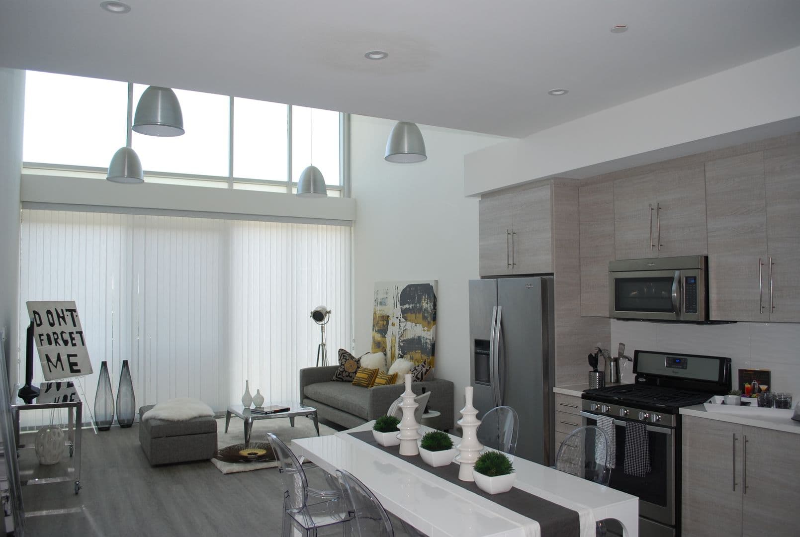 Los Angeles Apartment: 11811 Culver Blvd