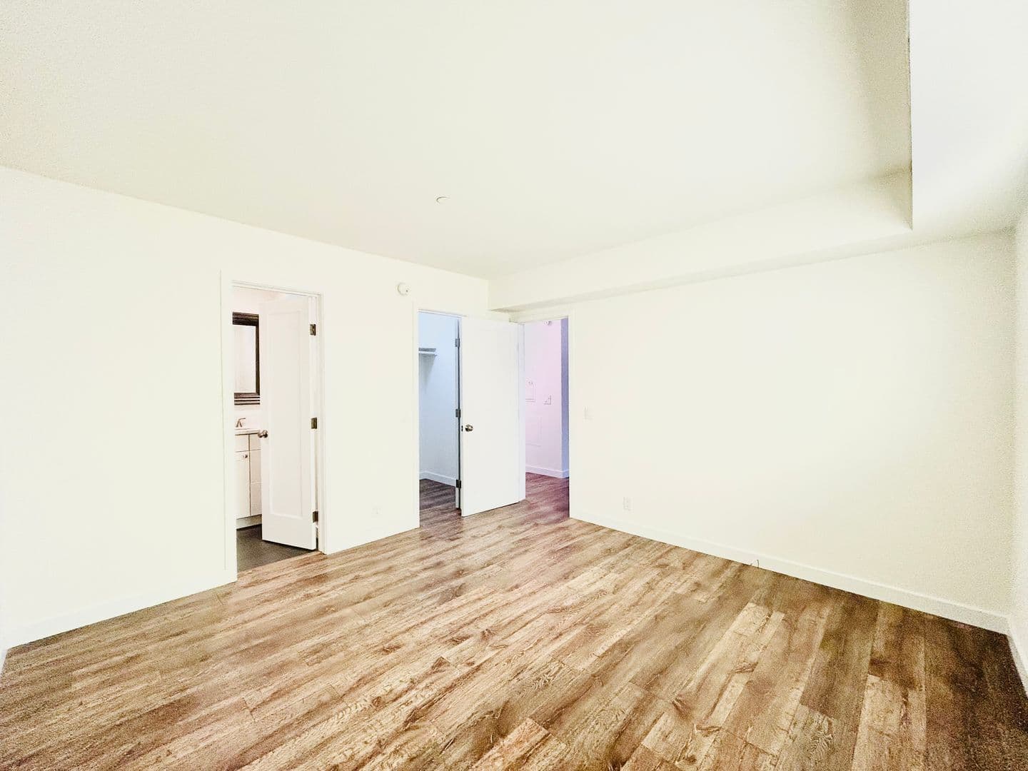 Venice Apartment: 2504 Pacific Ave.