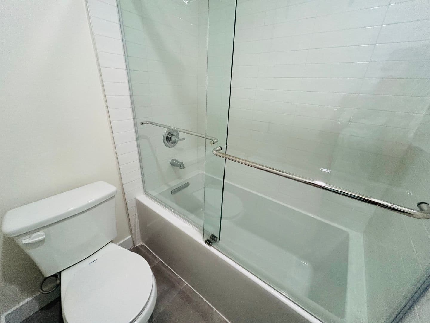 Los Angeles Apartment: 9725 Charnock Ave