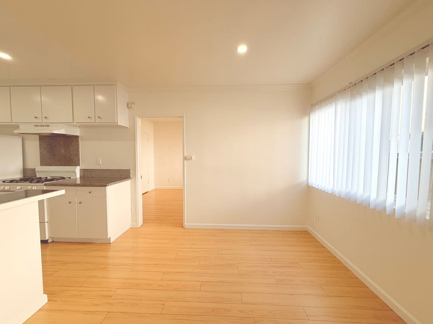 Los Angeles Apartment: 2023-27 Preuss Rd.