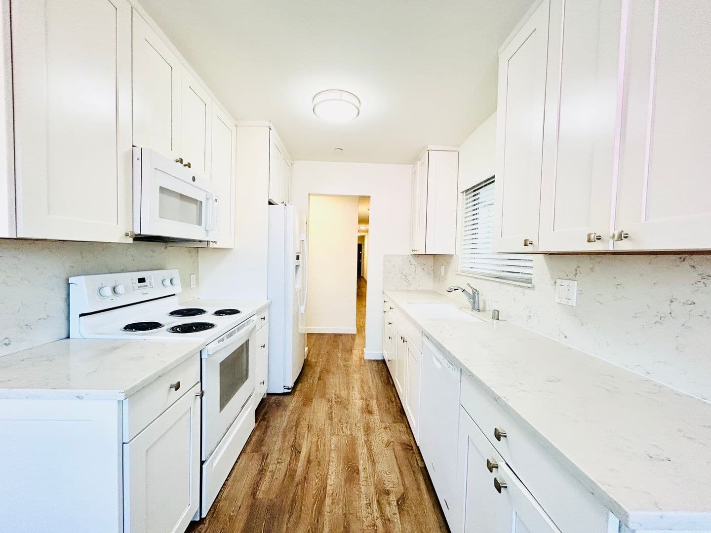 Venice Apartment: 2504 Pacific Ave.