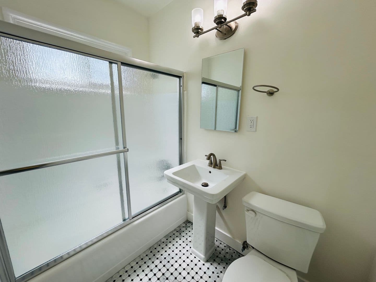 Marina Del Rey Apartment: 738 Washington Blvd.