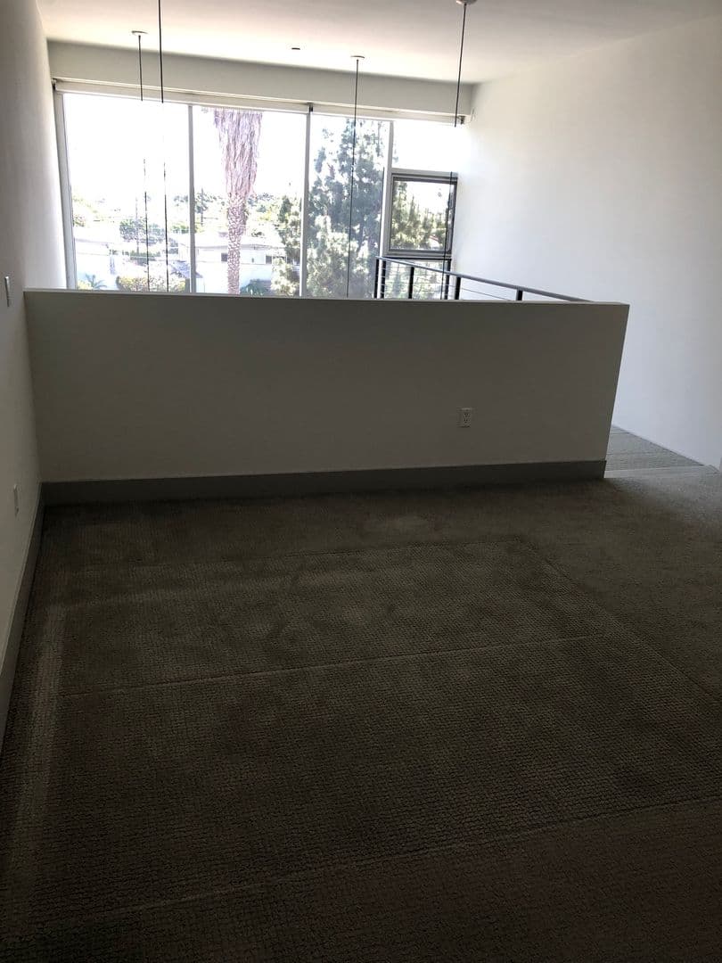 Los Angeles Apartment: 11811 Culver Blvd