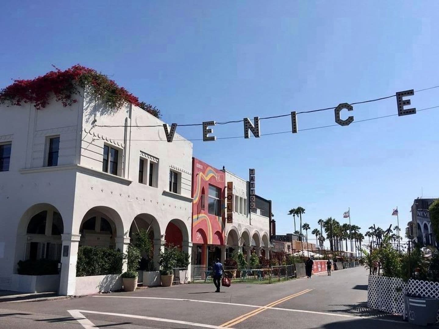 Venice Apartment: 2504 Pacific Ave.