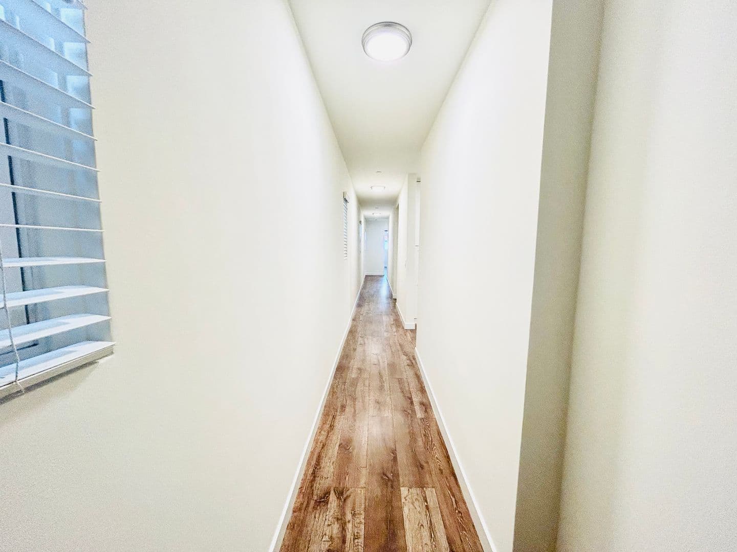 Venice Apartment: 2504 Pacific Ave.