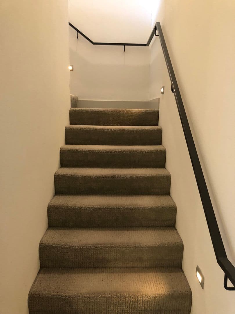 Los Angeles Apartment: 11811 Culver Blvd