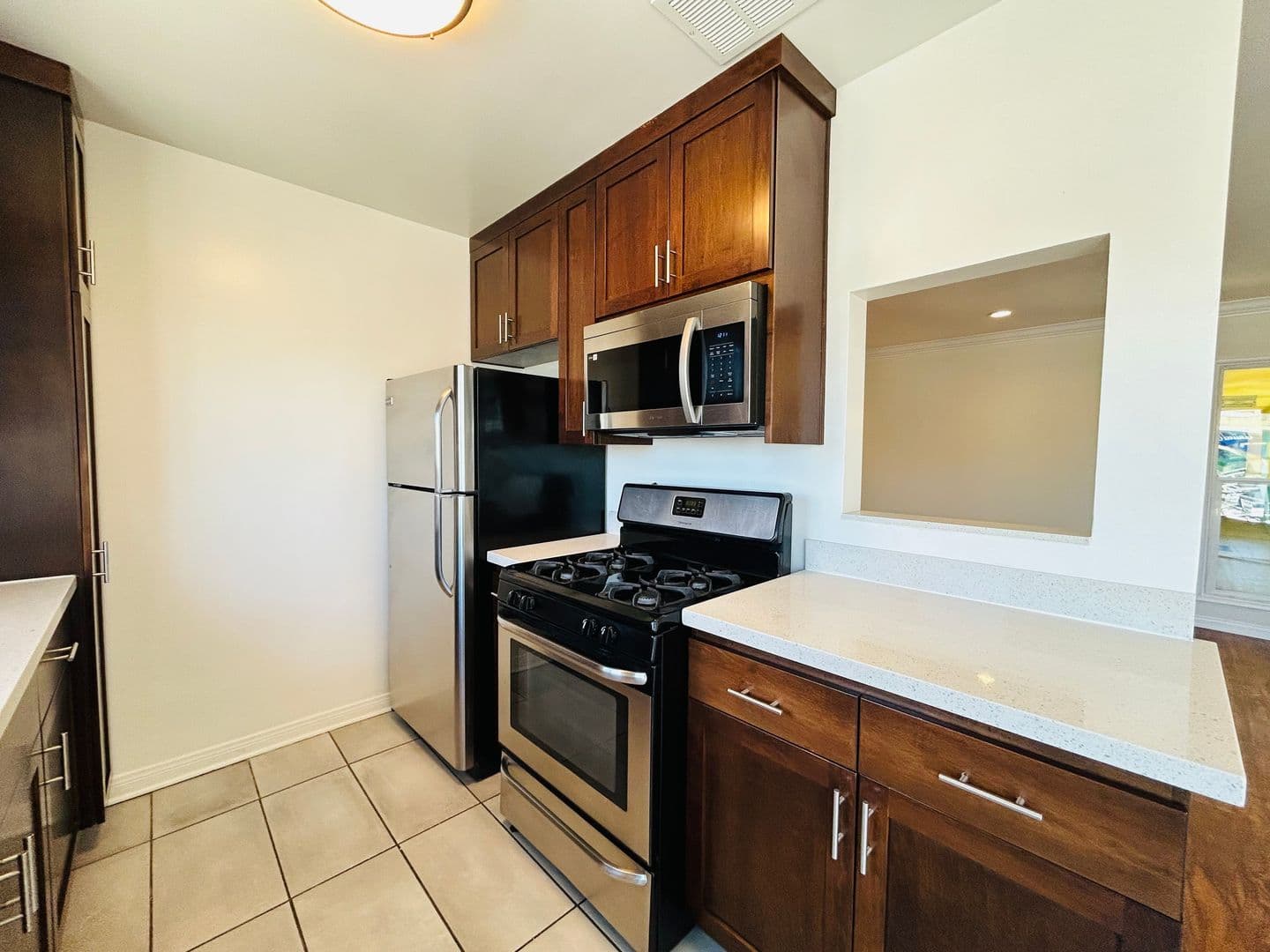 Marina del Rey Apartment: 808 Washington Blvd