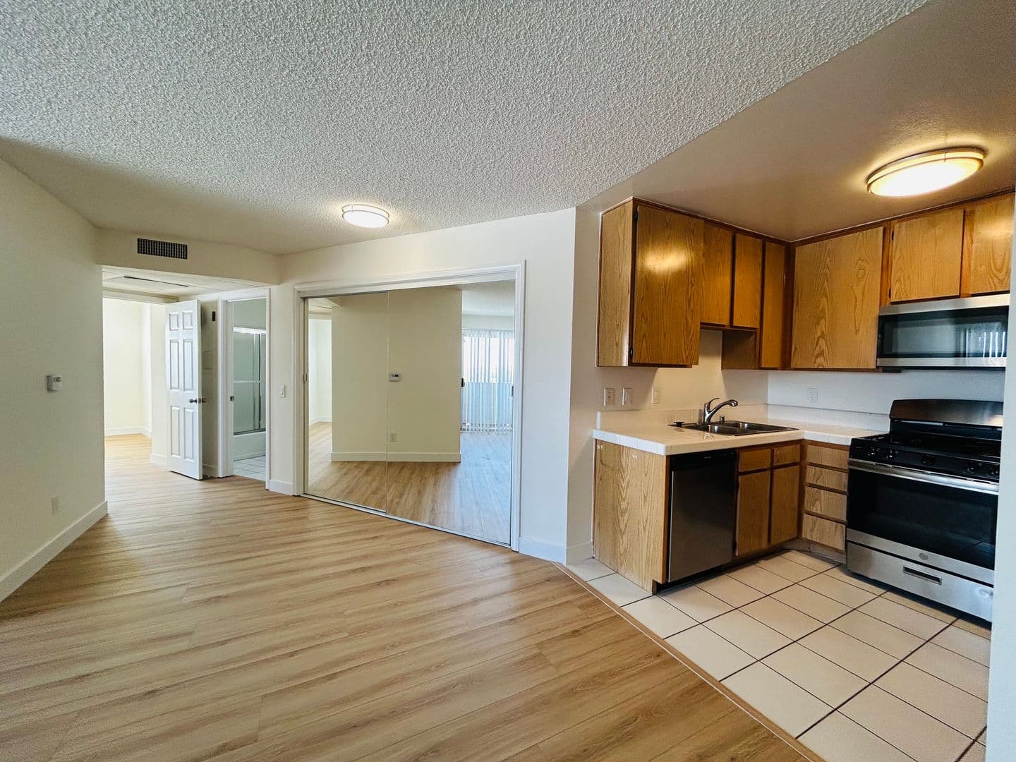 Los Angeles Apartment: 10520 National Blvd