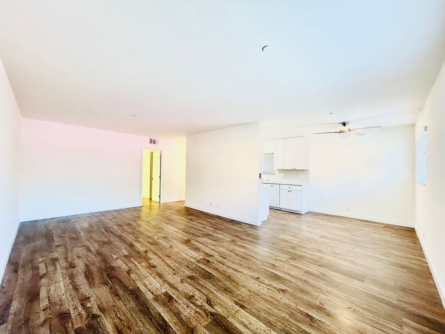 Venice Apartment: 2504 Pacific Ave.