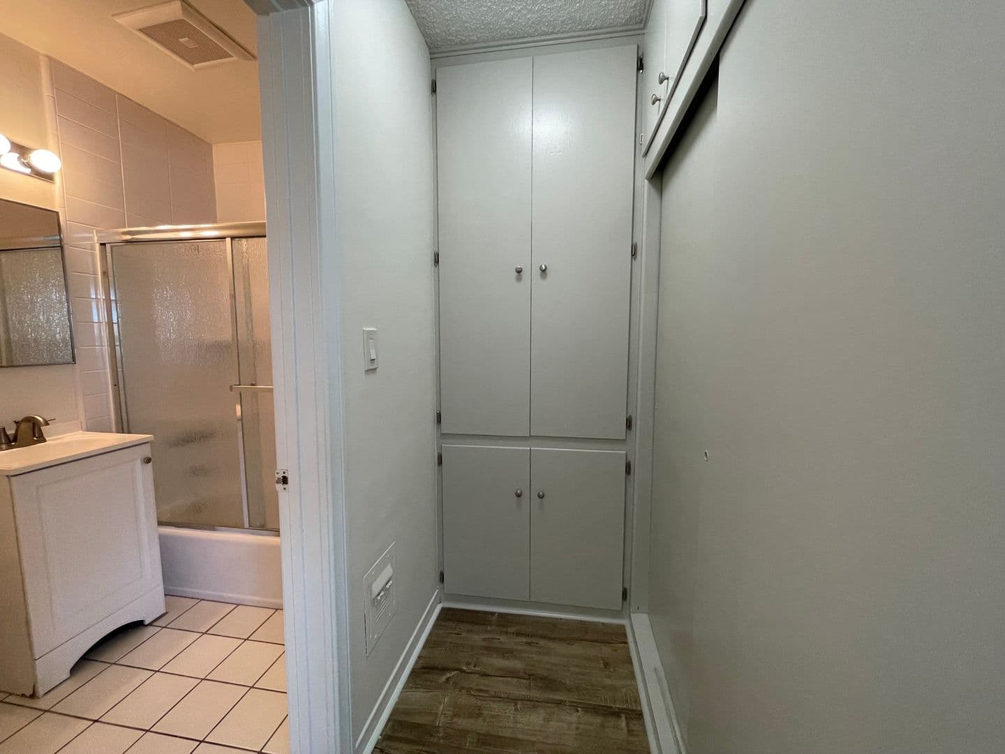 Culver City Apartment: 10860 Venice Blvd