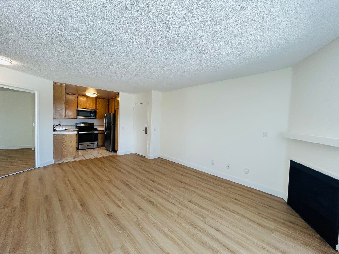 Los Angeles Apartment: 10520 National Blvd