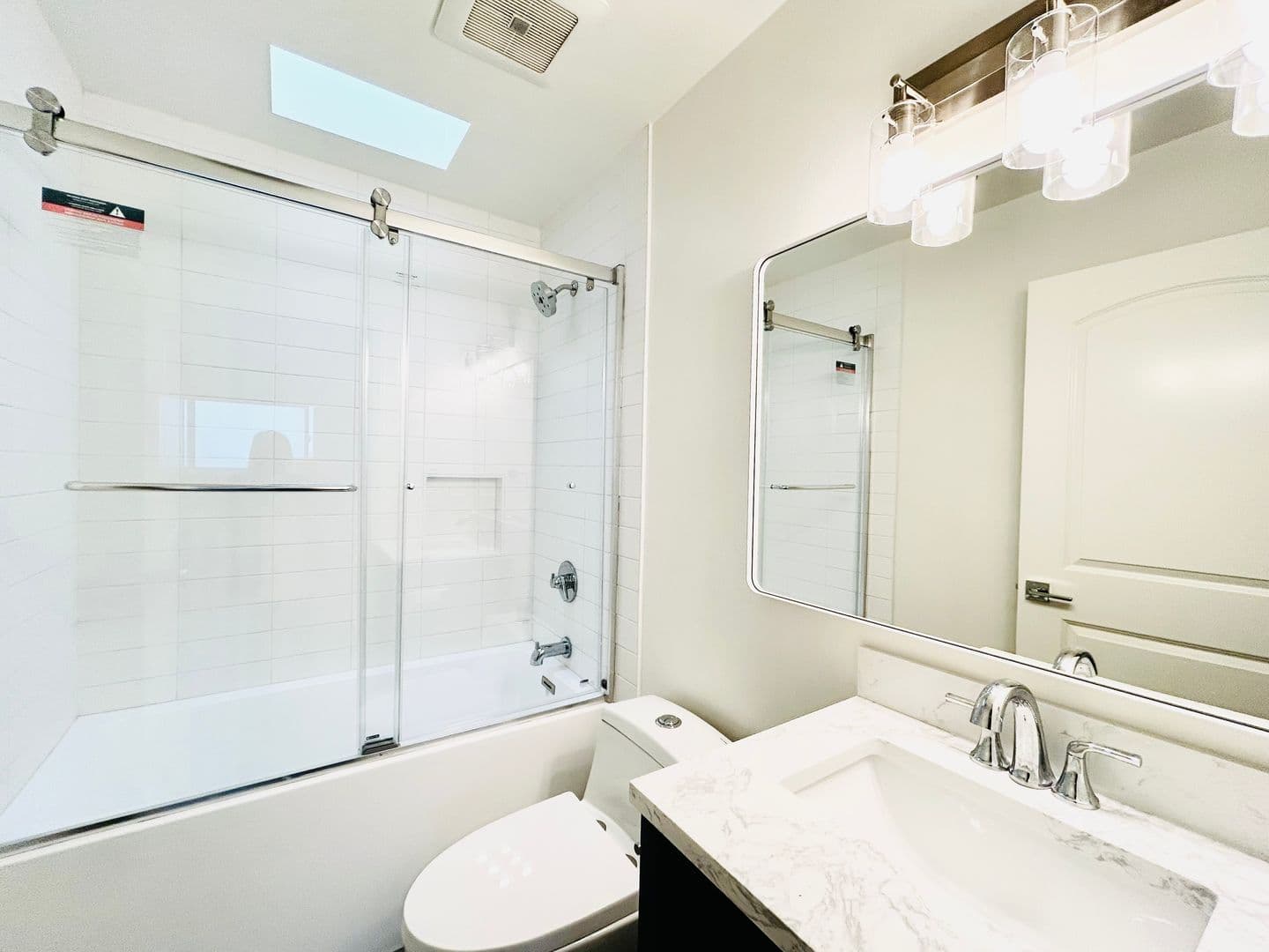 Los Angeles Apartment: 4237 Inglewood Blvd