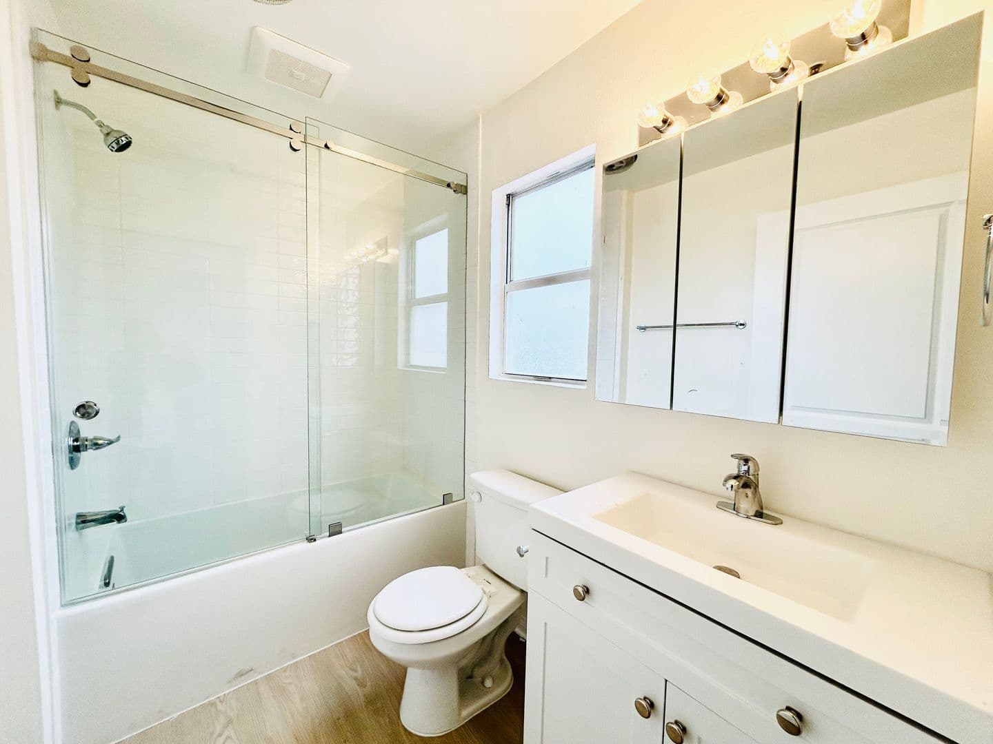 Venice Apartment: 1415 Venice Blvd
