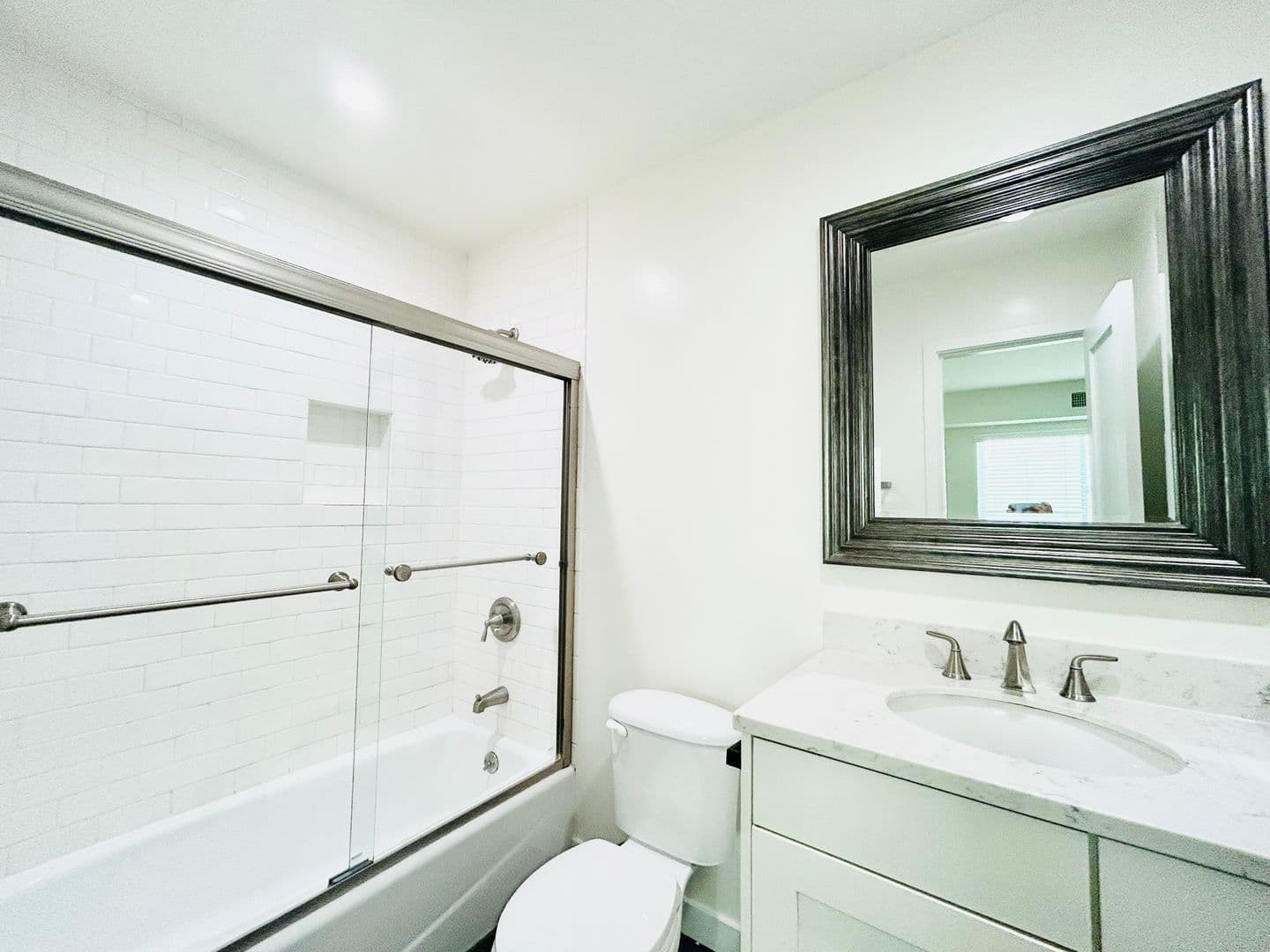 Venice Apartment: 2504 Pacific Ave.