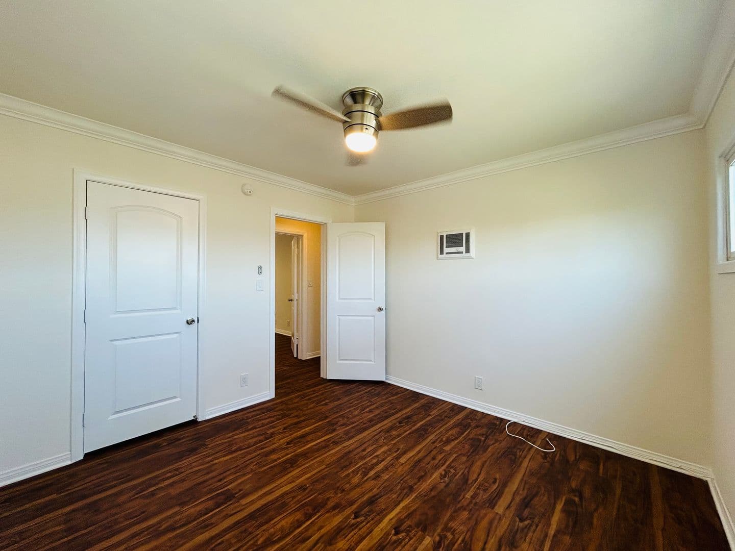 Marina del Rey Apartment: 808 Washington Blvd