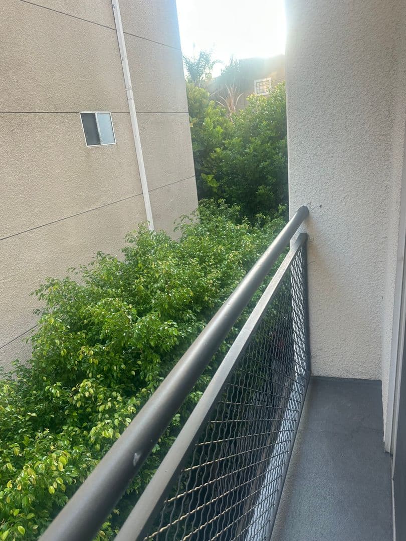 Hollywood Apartment: 1234 N Las Palmas Ave