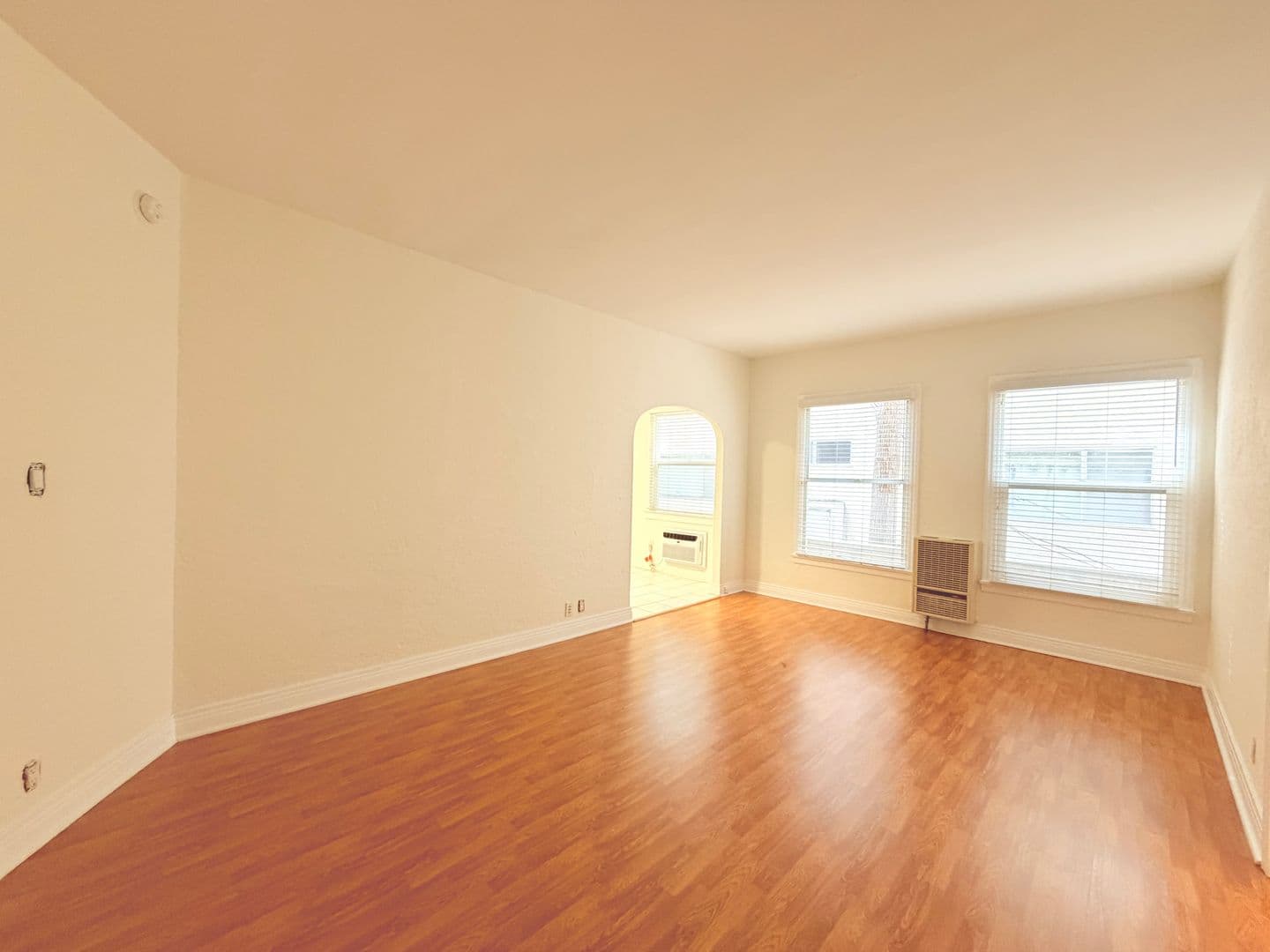 Culver City Apartment: 4049 Madison Ave