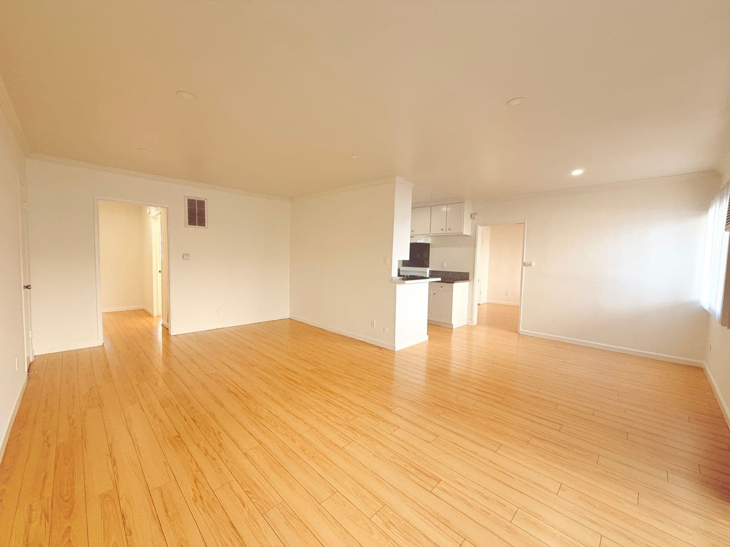 Los Angeles Apartment: 2023-27 Preuss Rd.