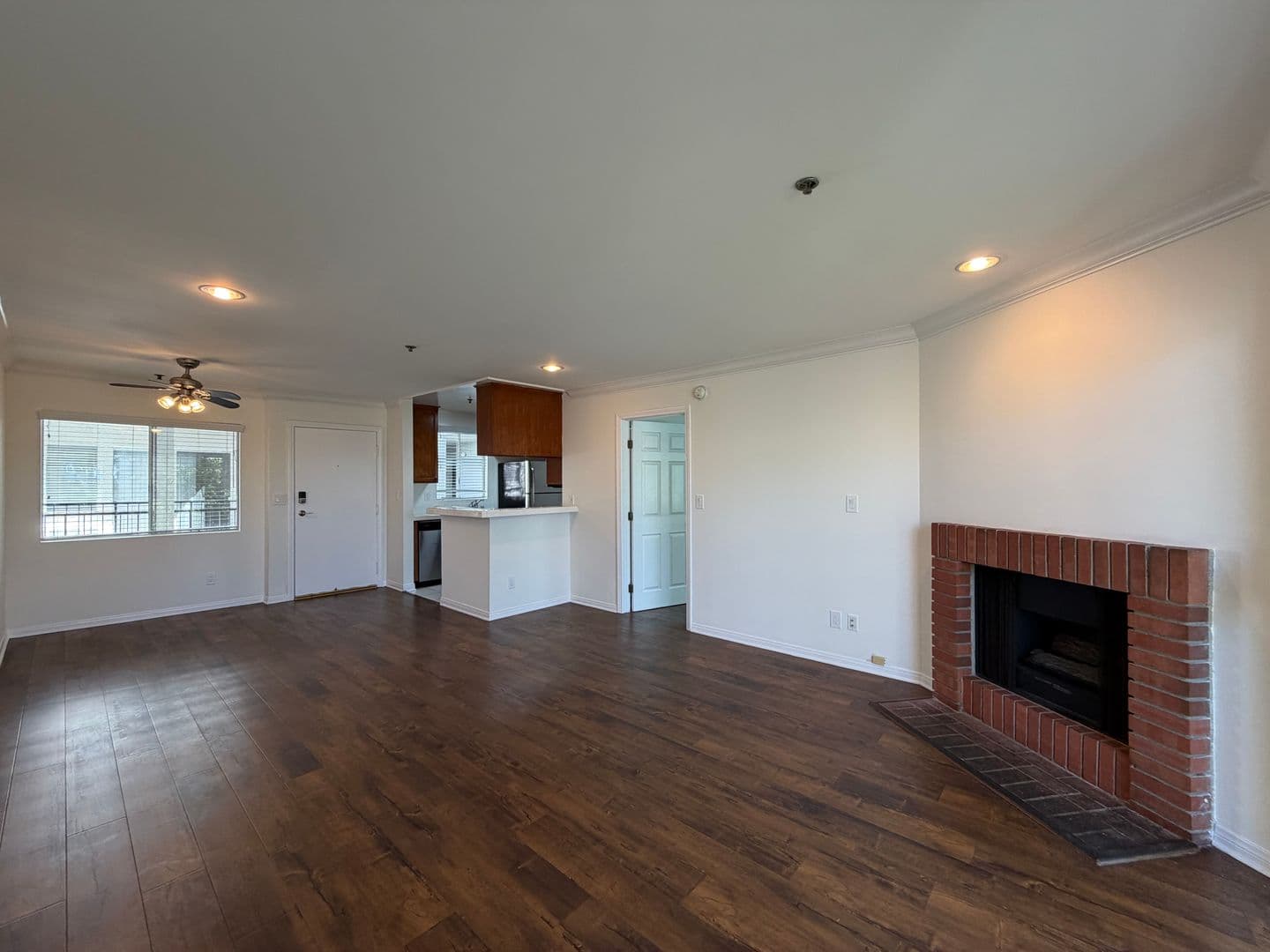 Venice Apartment: 1415 Venice Blvd