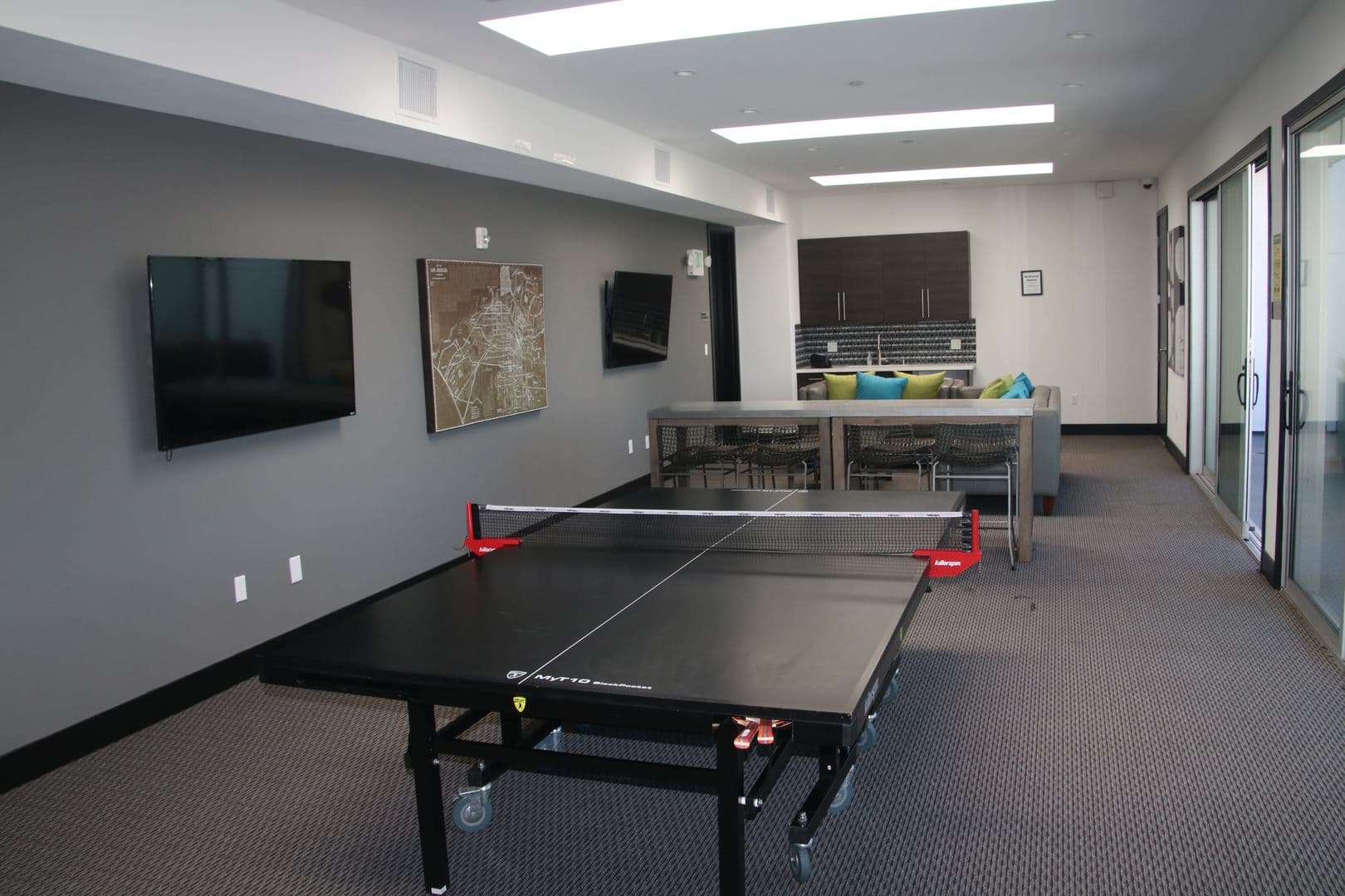 Los Angeles Apartment: 11811 Culver Blvd