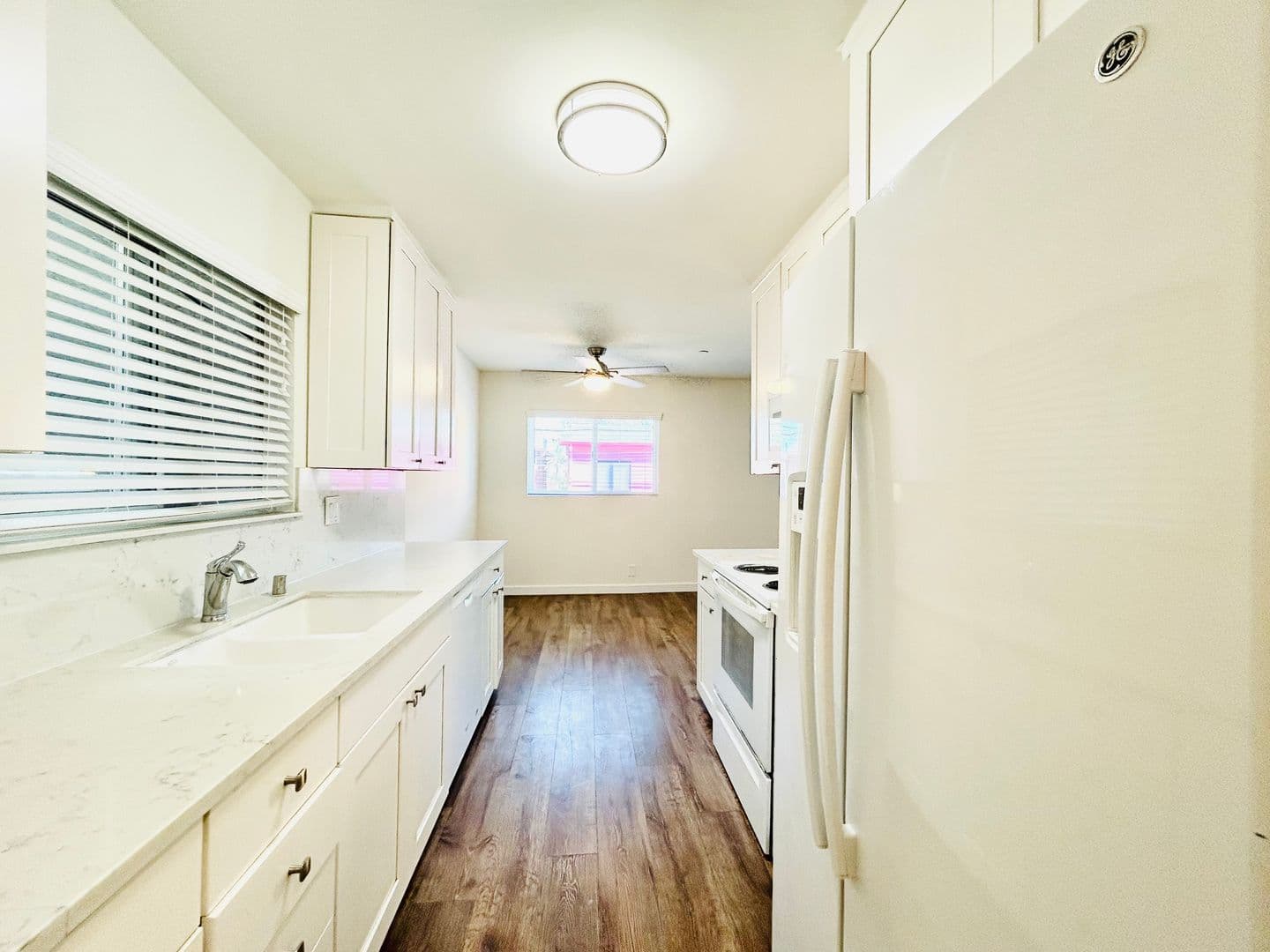 Venice Apartment: 2504 Pacific Ave.