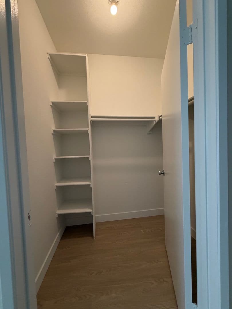 Hollywood Apartment: 1234 N Las Palmas Ave