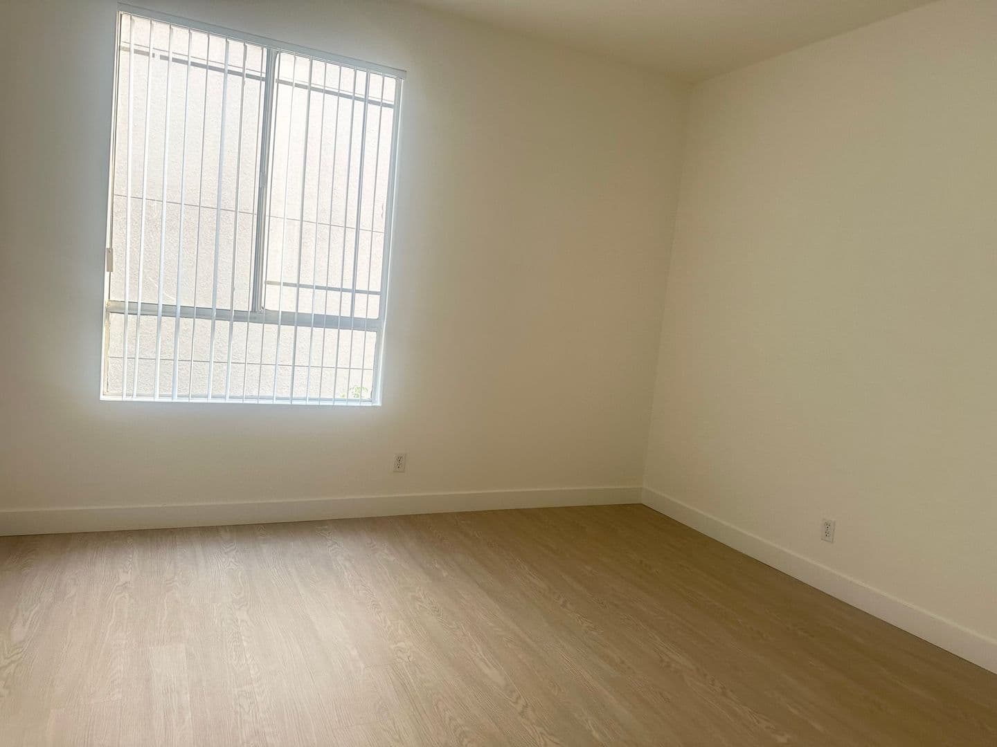 Hollywood Apartment: 1234 N Las Palmas Ave