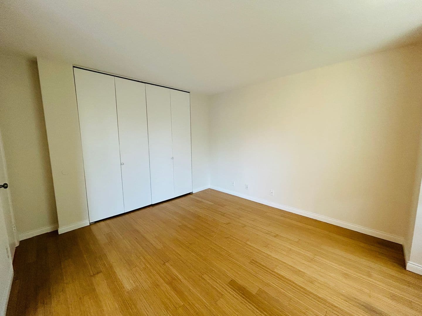 Los Angeles House: 10747 Wilshire Blvd
