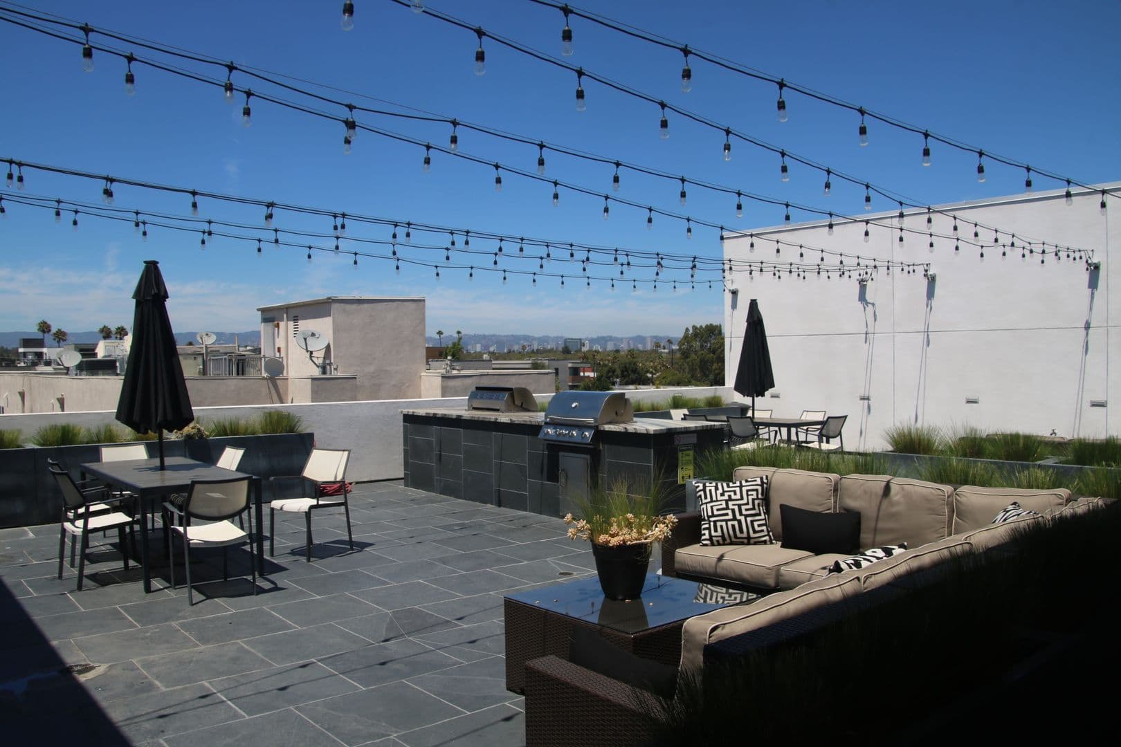 Los Angeles Apartment: 11811 Culver Blvd