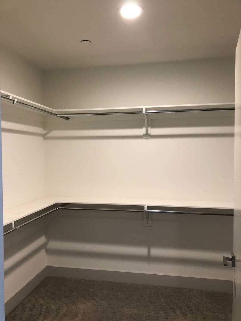 Los Angeles Apartment: 11811 Culver Blvd