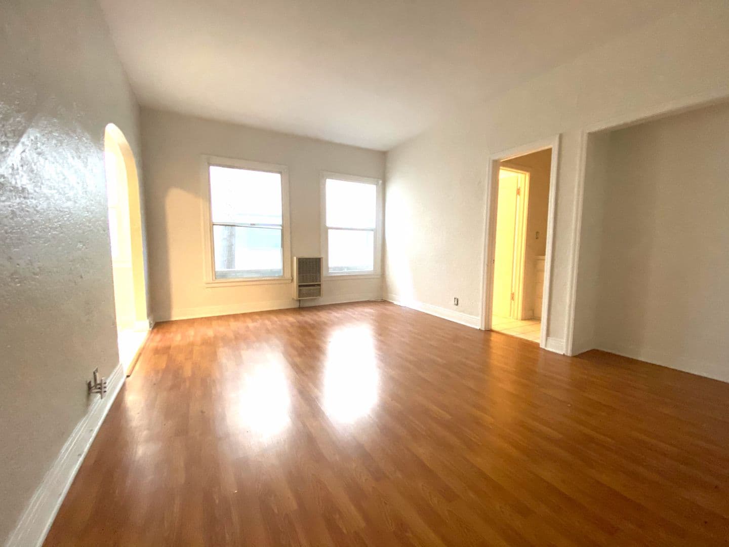 Culver City Apartment: 4049 Madison Ave