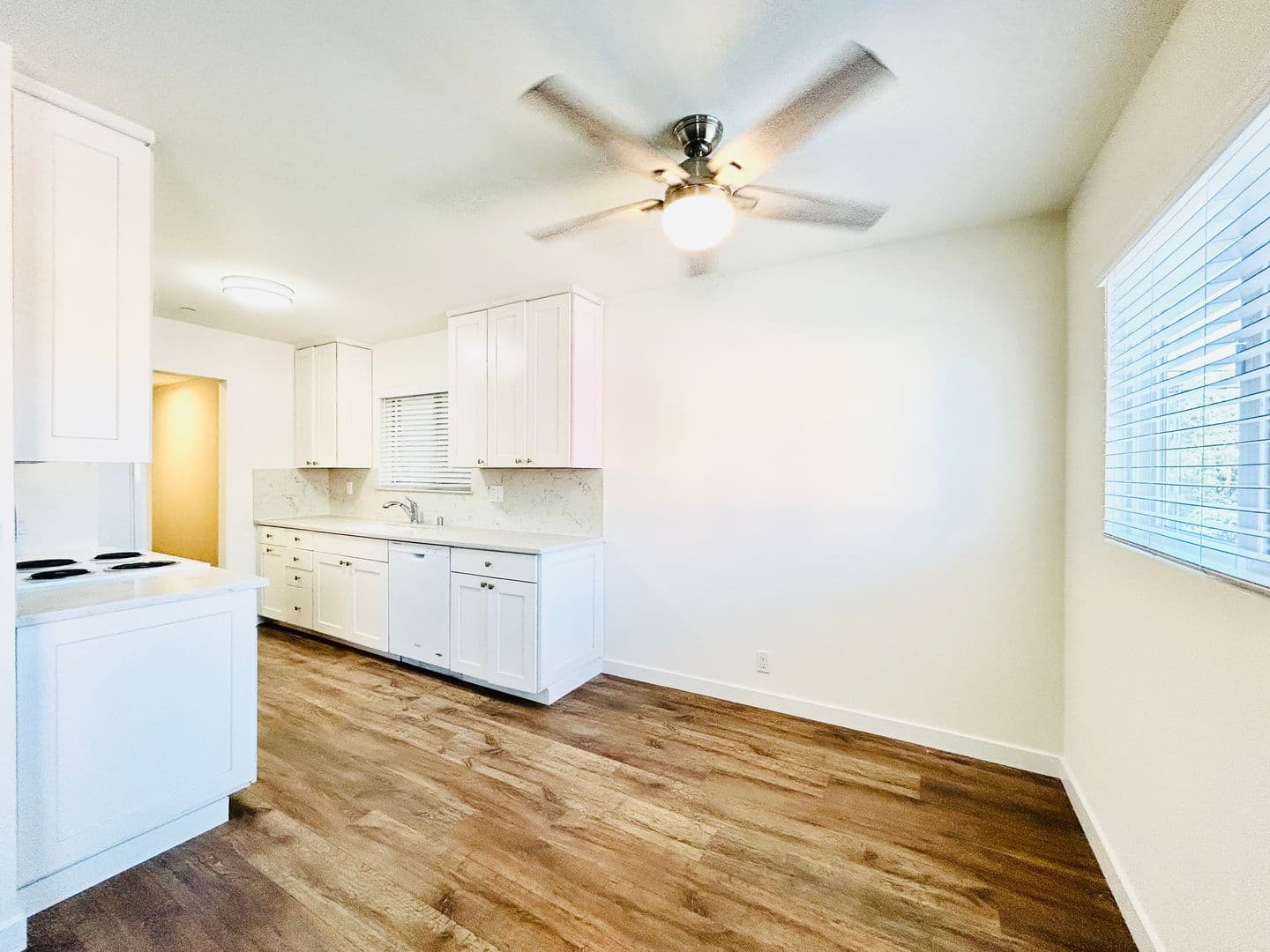 Venice Apartment: 2504 Pacific Ave.