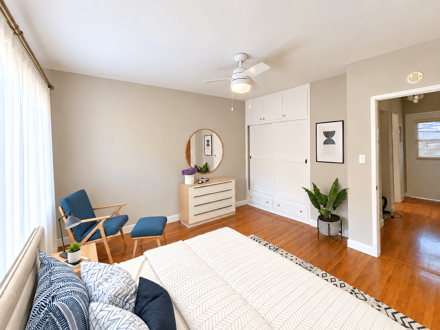 Montrose Apartment: 2318  Mira Vista Ave.