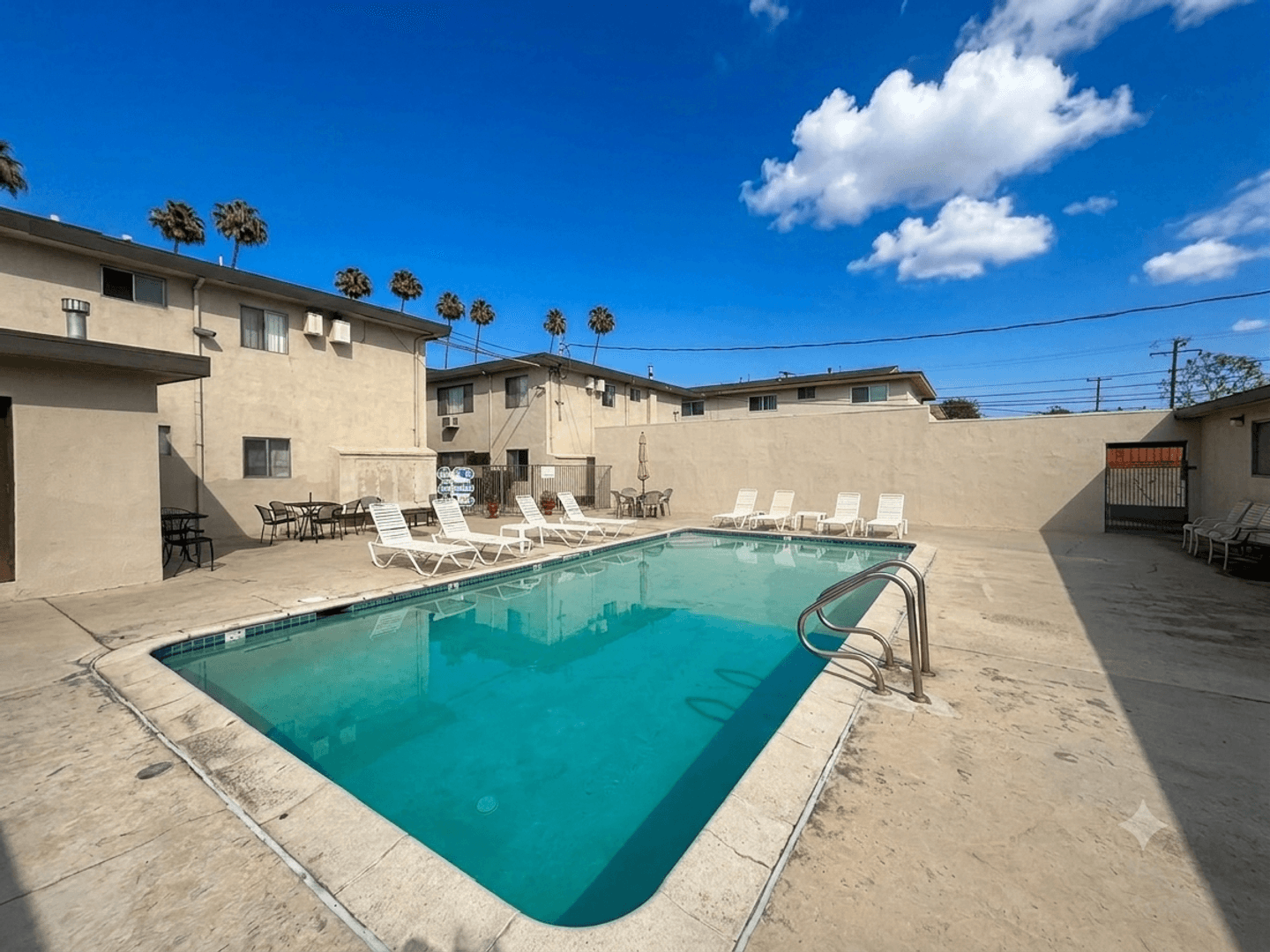 Monrovia Apartment: 714 W Foothill Blvd.