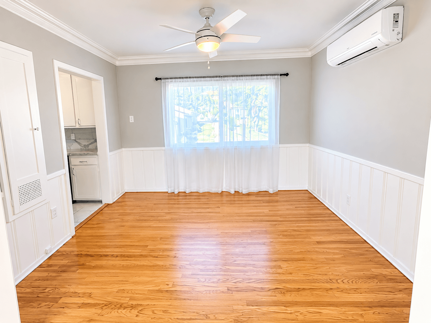 Montrose Apartment: 2318  Mira Vista Ave.