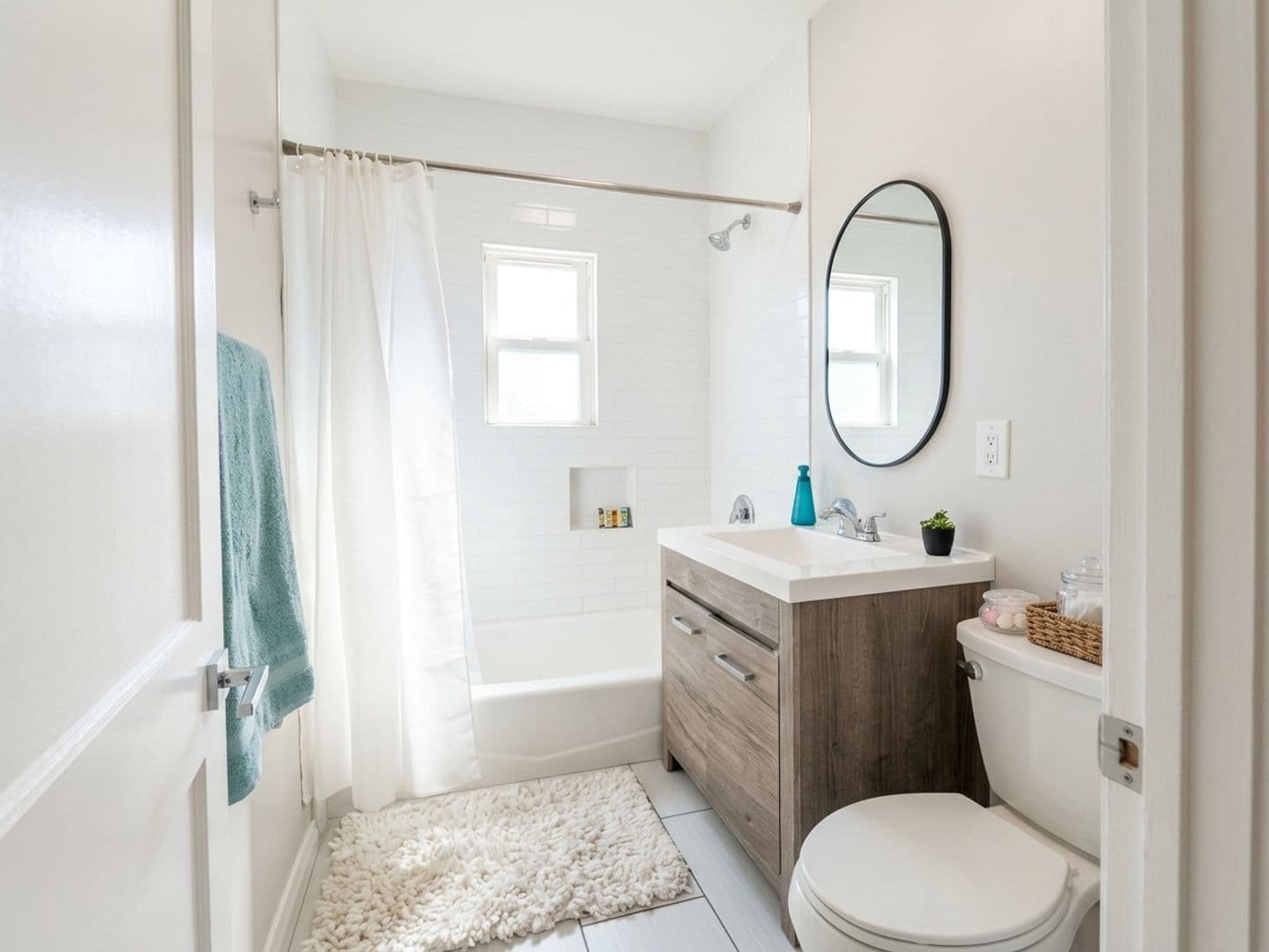 Montrose Apartment: 2318  Mira Vista Ave.