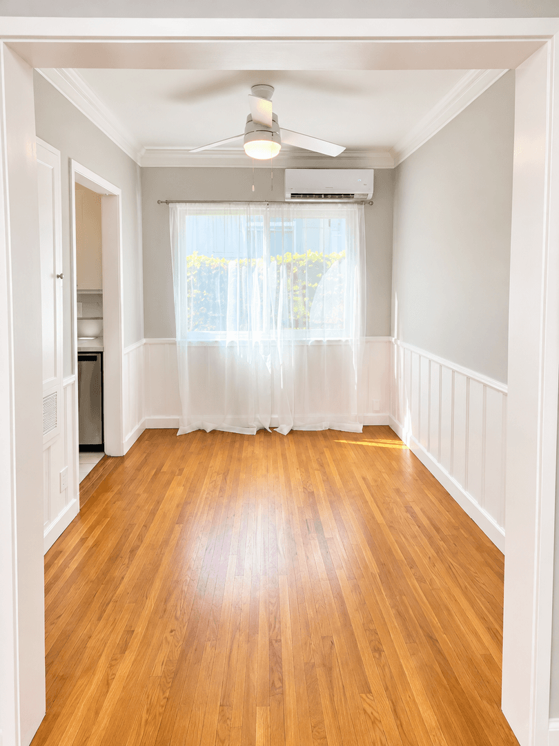Montrose Apartment: 2318  Mira Vista Ave.
