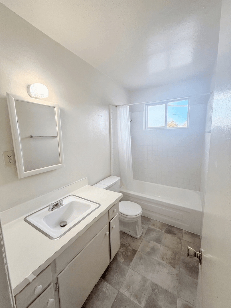 Monrovia Apartment: 714 W Foothill Blvd.